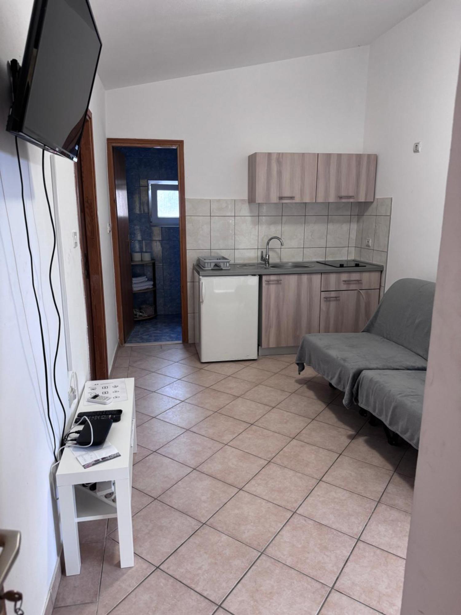Apartmani Bruno Vrsi Exterior photo